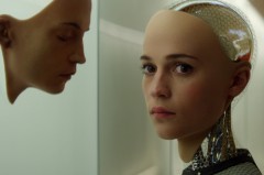 美女ロボットと繰り広げる緊迫の心理戦!『エクス・マキナ』予告編が公開