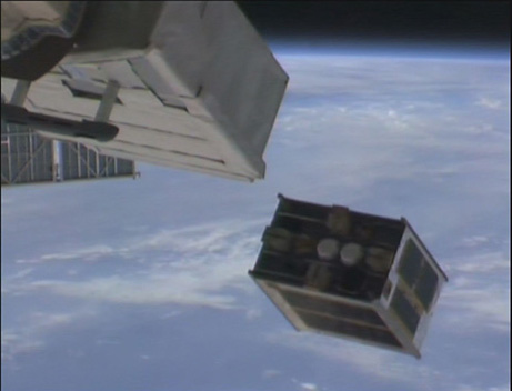 東北大で電波受信成功=「きぼう」放出、比初の衛星