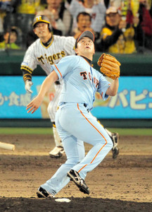 巨人沢村また打たれドロー、菅野4月防御率0・00