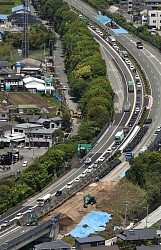 <熊本地震>九州自動車道が全線開通