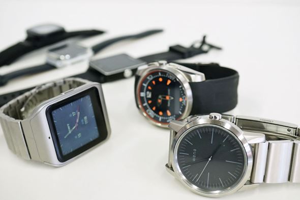 ソニーの最新スマートウォッチ「wena wrist」と「SmartWatch 3」を使い比べてみた