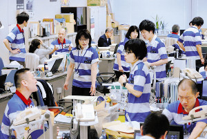 クールビズはラガーシャツ、W杯PRの東大阪市 2016年05月02日 17時48分