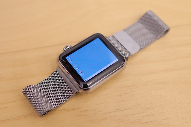 文字ちっちゃ! Apple WatchでWindows 95が動いたよ