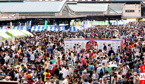 「ありがとう築地」 最後の市場まつりにぎわう