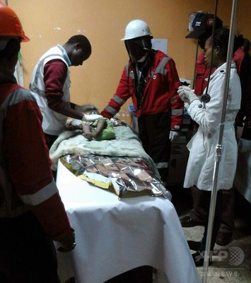 ケニア倒壊住宅で1歳半女児救出 80時間ぶり、がれきから